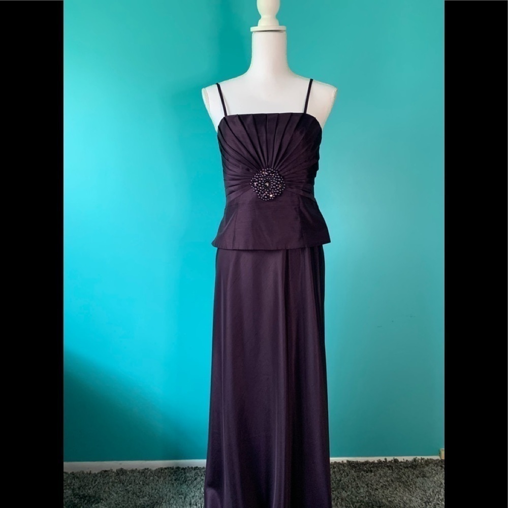 Jessica Howard Women's Dress Gown 8 Prom Wedding Eggplant  Jeweled Embellishment